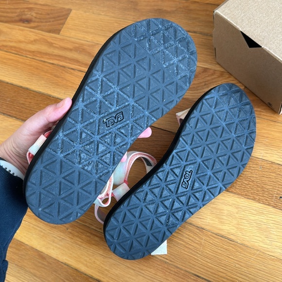 Teva Women's Original Universal Tie-Dye Casual Sandals (Sorbet Lemon) Size 9 - Picture 4 of 6